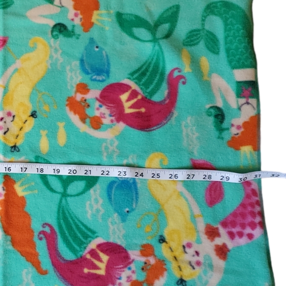 Mermaid & Heart Fleece Newborn baby blankets - Picture 2 of 3